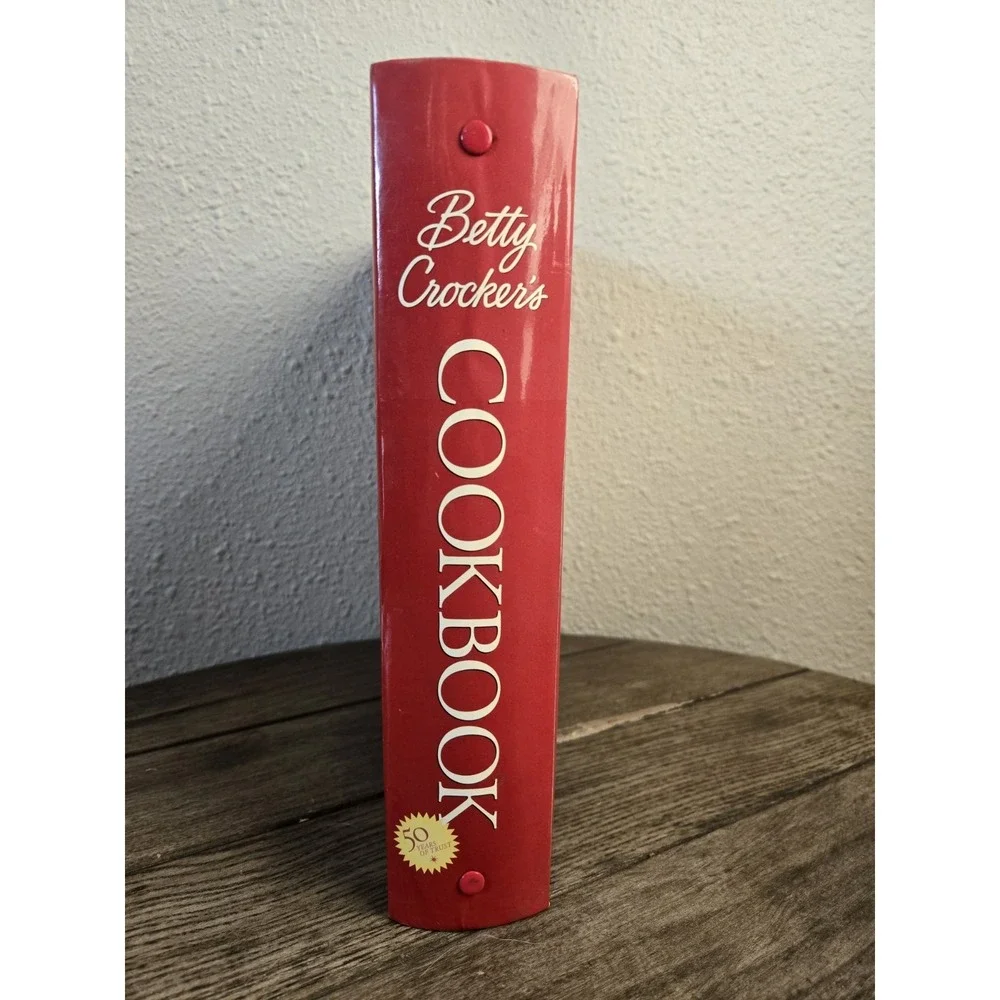 Vintage 2000 Betty Crocker Big Red Cookbook Recipes 5 Ring Binder READ